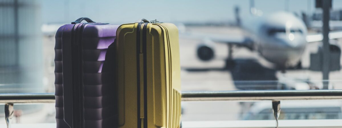 Des bagages à l'aéroport - © ImYanis