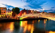 The Ha'Penny bridge in Dublin - © Madrugada Verde-