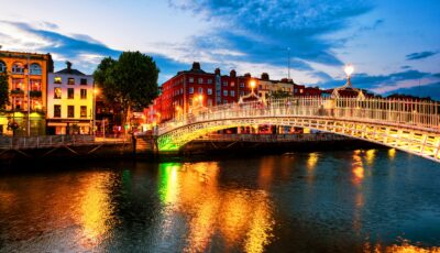 The Ha'Penny bridge in Dublin - © Madrugada Verde-