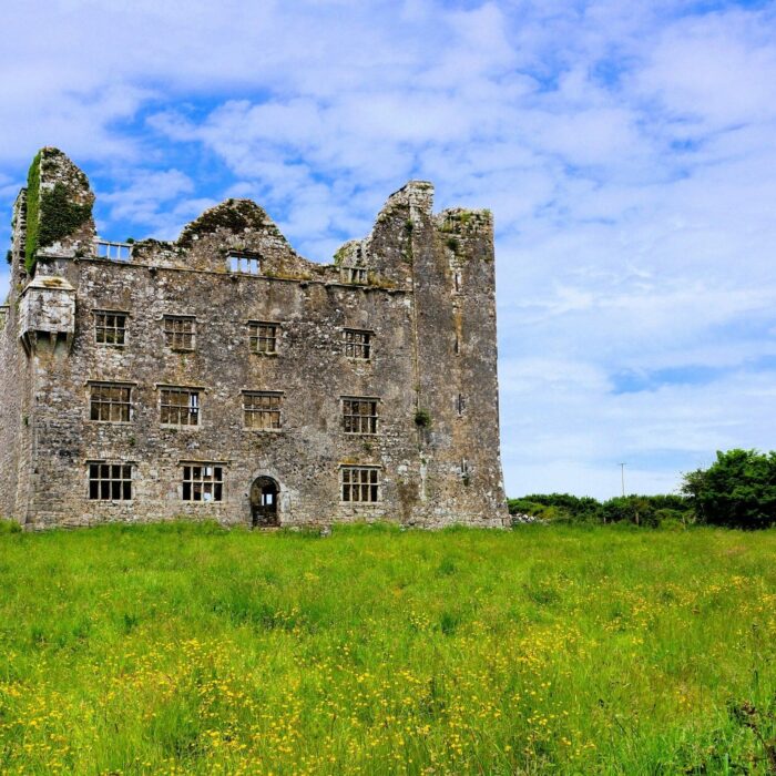 leamaneh castle