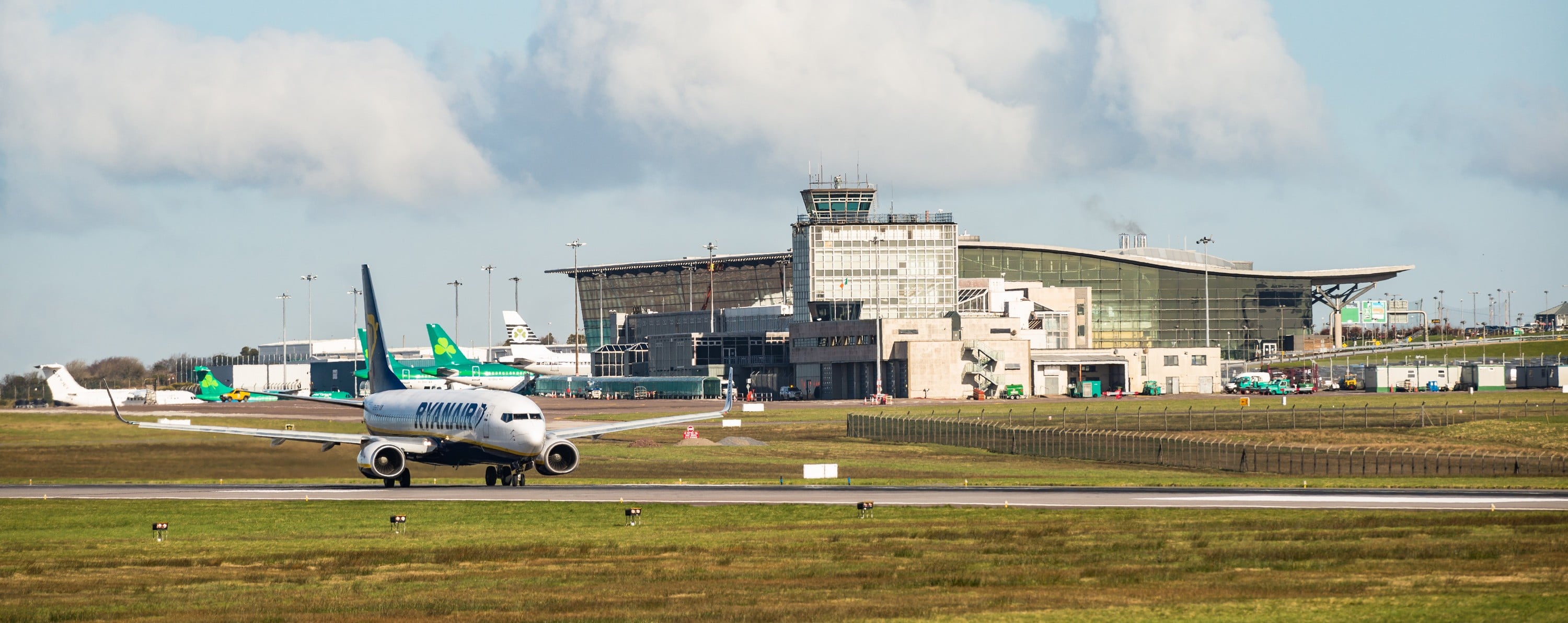 Ryanair reestablishes a permanent presence at Cork airport • Go to