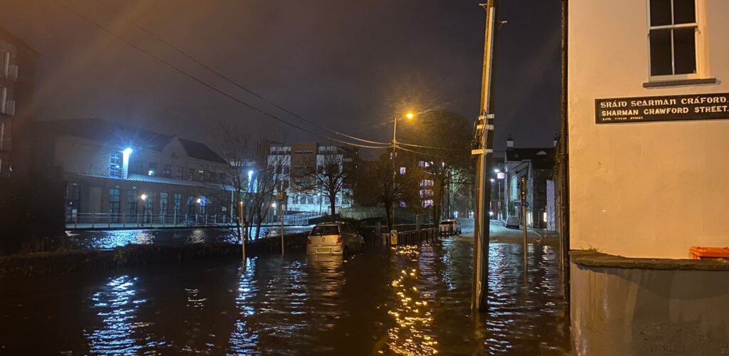 Inondations à Cork à cause de la tempête Barra - Simon Lyons sur Twitter