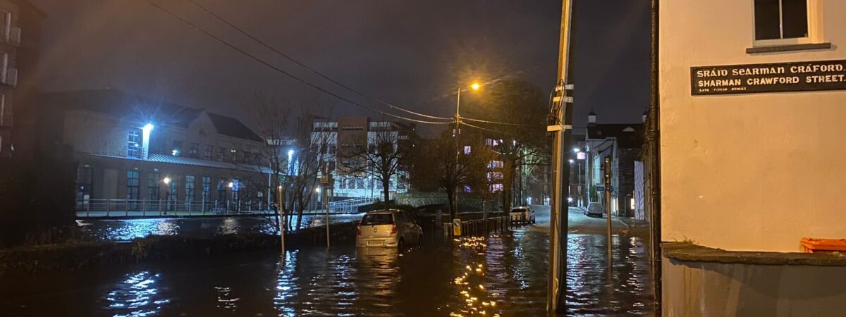 Inondations à Cork à cause de la tempête Barra - Simon Lyons sur Twitter