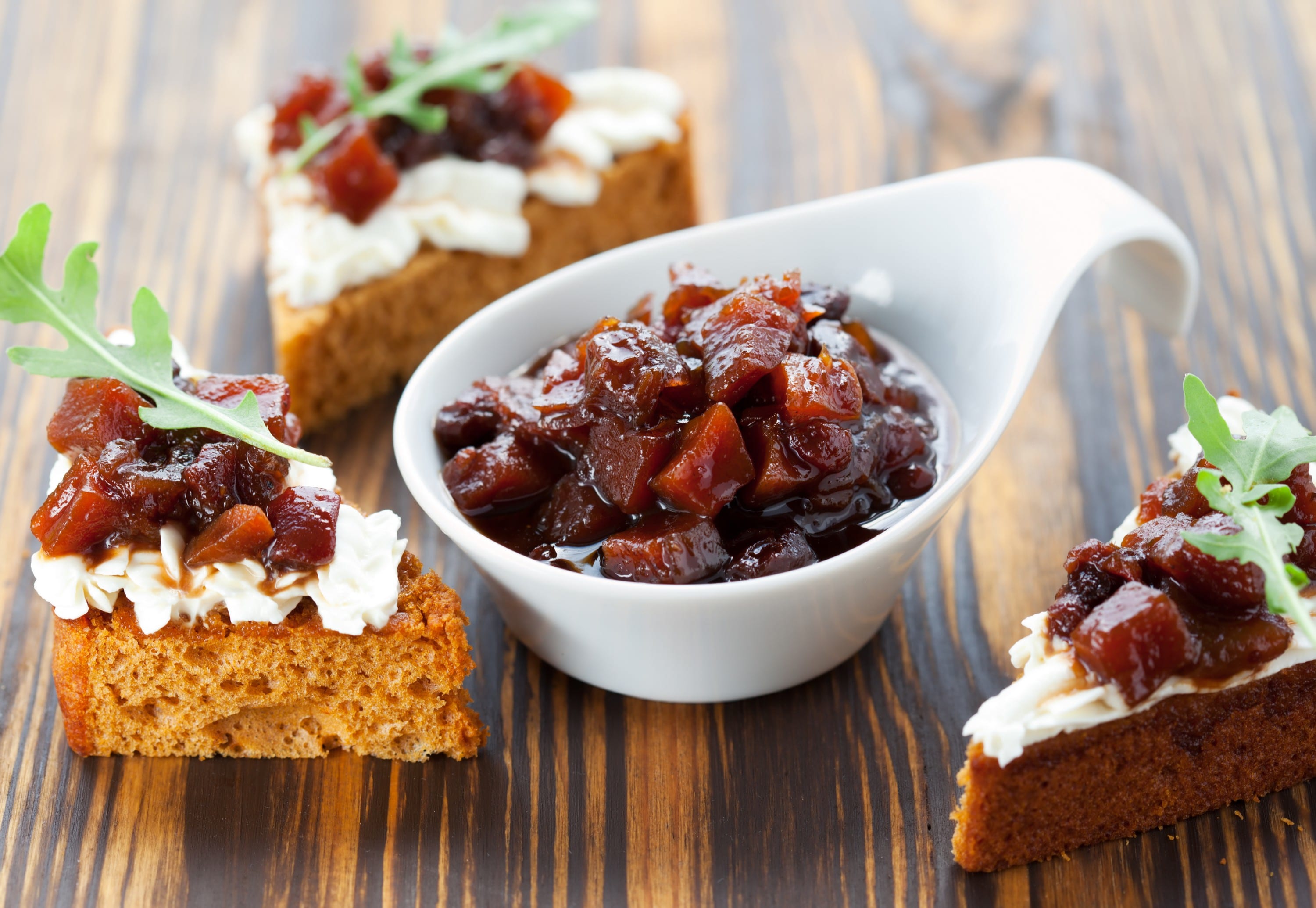 Du relish irlandais sur du fromage - © Svetlana Kolpakova