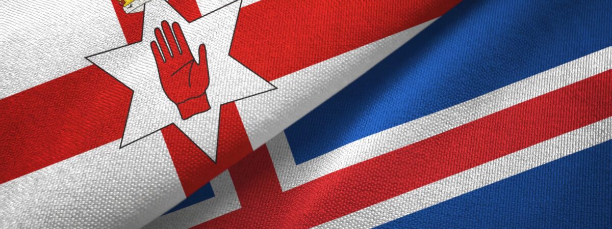 Drapeau de l'Ulster et drapeau de l'Angleterre - © Oleksii
