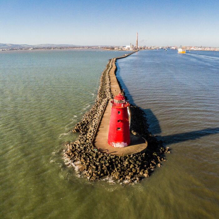 great south wall poolbeg lighthouse