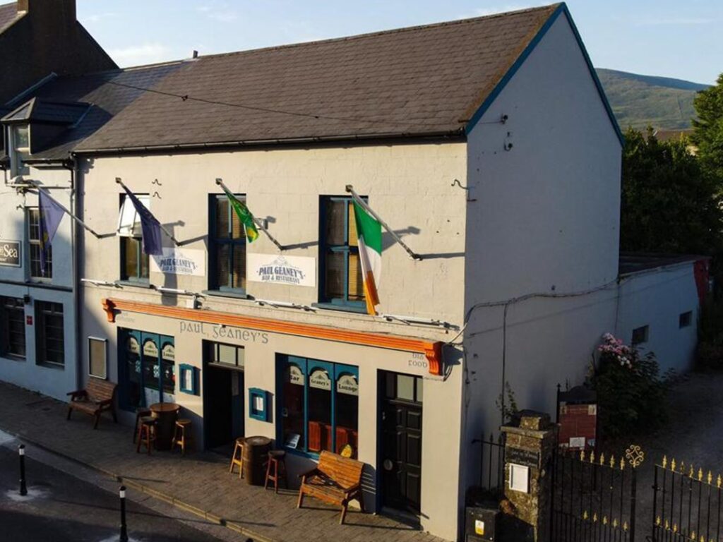 Paul Geaney's Bar & Restaurant • Guide