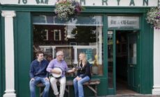 A traditional Irish music session in an Irish pub, where Dirty Old Town is performed - © Stephen Power - Tourism Ireland