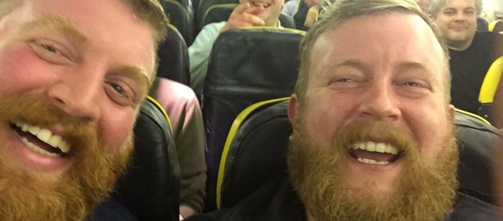 Deux sosies improbables se rencontrent à bord d'un vol Ryanair