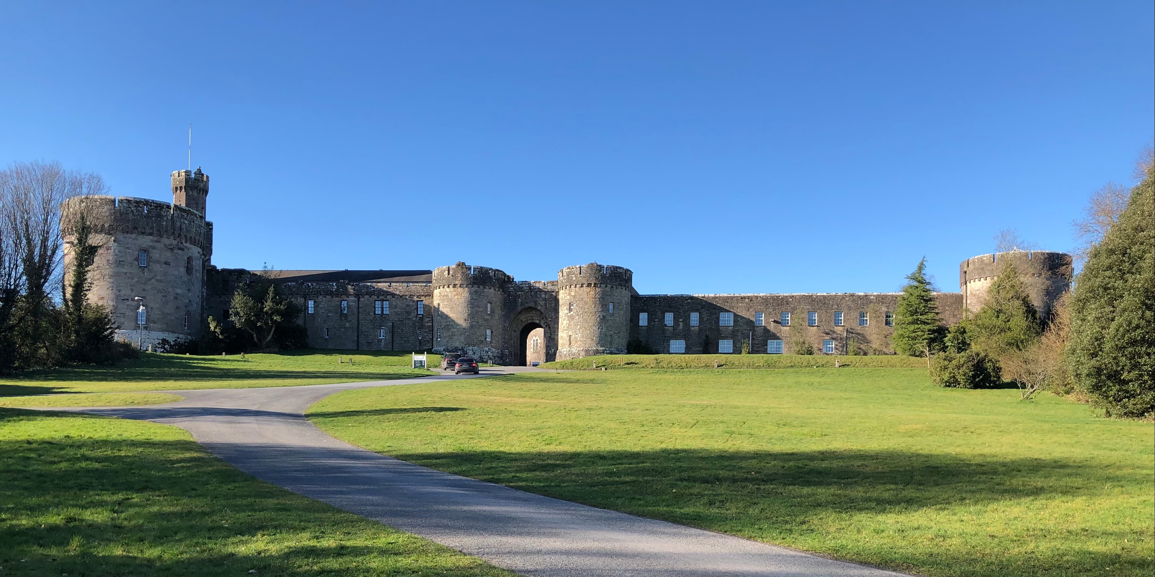 La Glenstal abbey - Jamesanthonyohare - cc