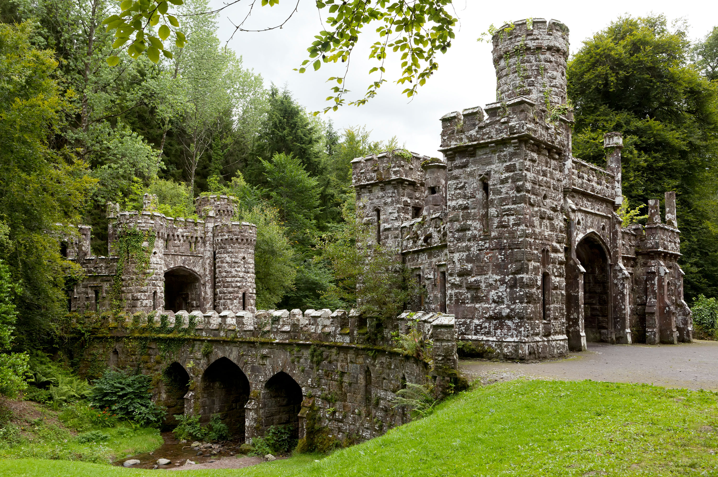 Les Ballysaggartmore towers - © Fulcanelli