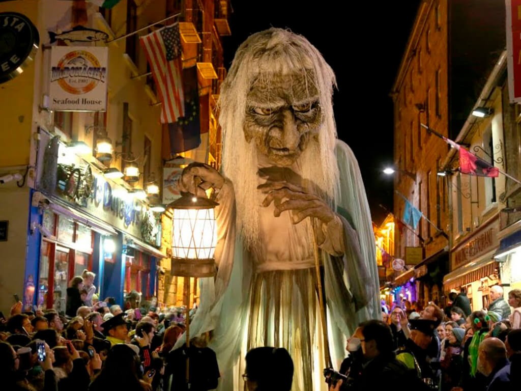 La grande parade de Macnas à Galway