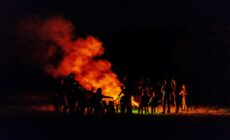 Feu de joie pour la fête irlandaise de Beltaine - Julien