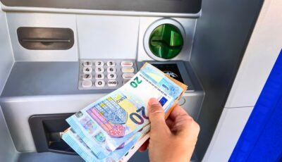 Des irlandais ont profités d'un bug de la Bank of Ireland pour retirer gratuitement 1000€ -  Aida Servi