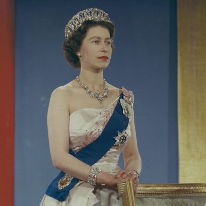 Elizabeth II - BiblioArchives / LibraryArchives - cc