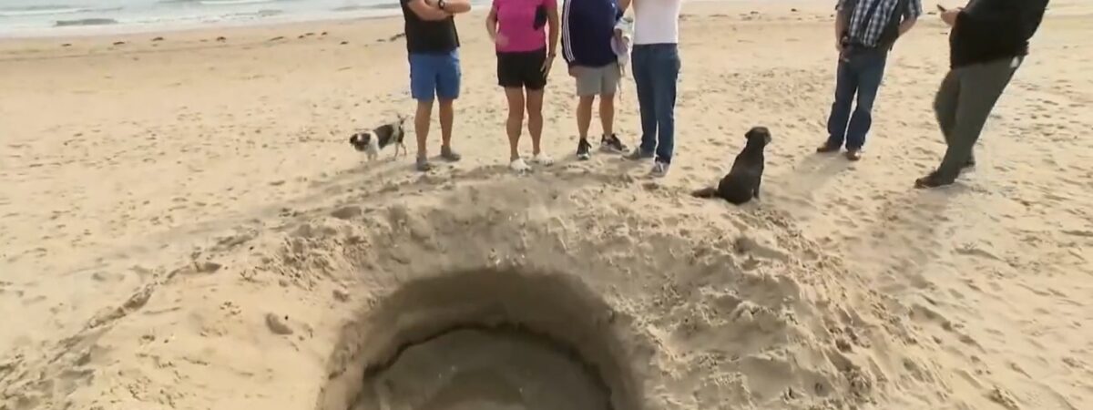 Le prétendu cratère découvert sur la plage de Portmarnock - Virgin Media