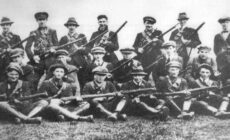 Une brigade de l'IRA - Domaine public
