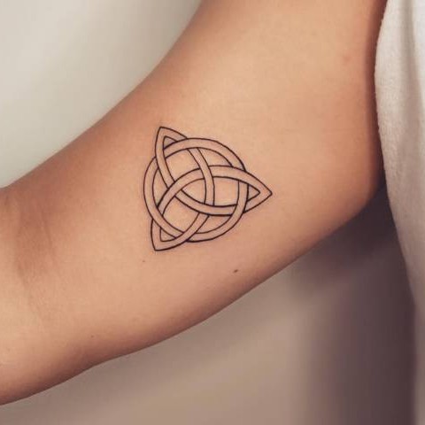 9 Amazing Trinity Knot Tattoo Designs | Styles At Life