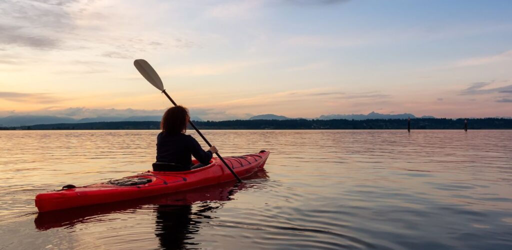 Sea kayaking in Ireland - @edgar-bullons-images - Canva