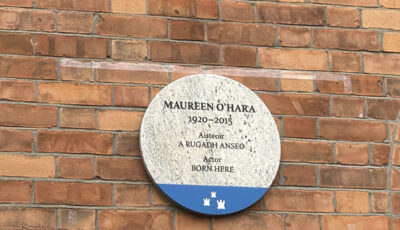 Maureen O'Hara memorial plaque - @ivanabacik (X)