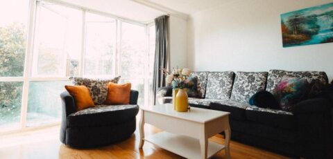 GoldenGlow Apartment 15 MIN Airport