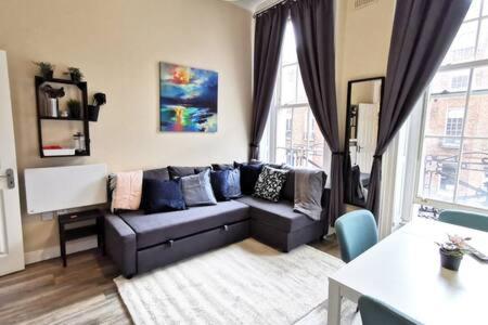Great Central Location 1BED APT Off OConnell ST
