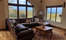 House with sea views close to Beach with WiFi and large kitchen and dining