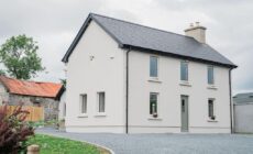 Killarney Old School Road sleeps 6