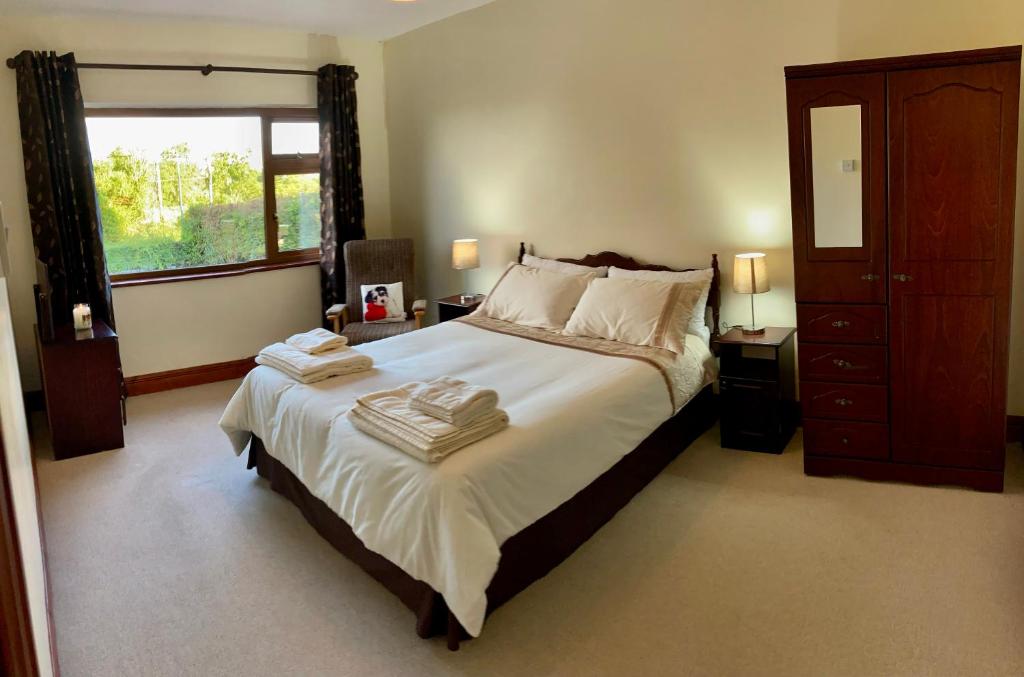 Lily's - 3 Bedroom Country Cottage with Large Garden