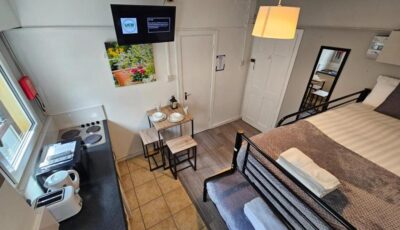Mary Street Studio Stay