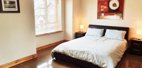 Seaview Apt in Buncrana with balcony
