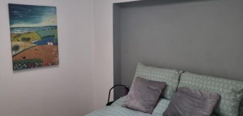 Spacious Curragh 2 bed apartment with own entrance