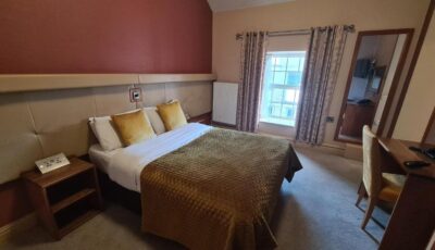 The Farnham Arms Hotel