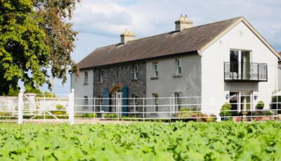 The Granary, Luxuriously Restored Barn on a Farm