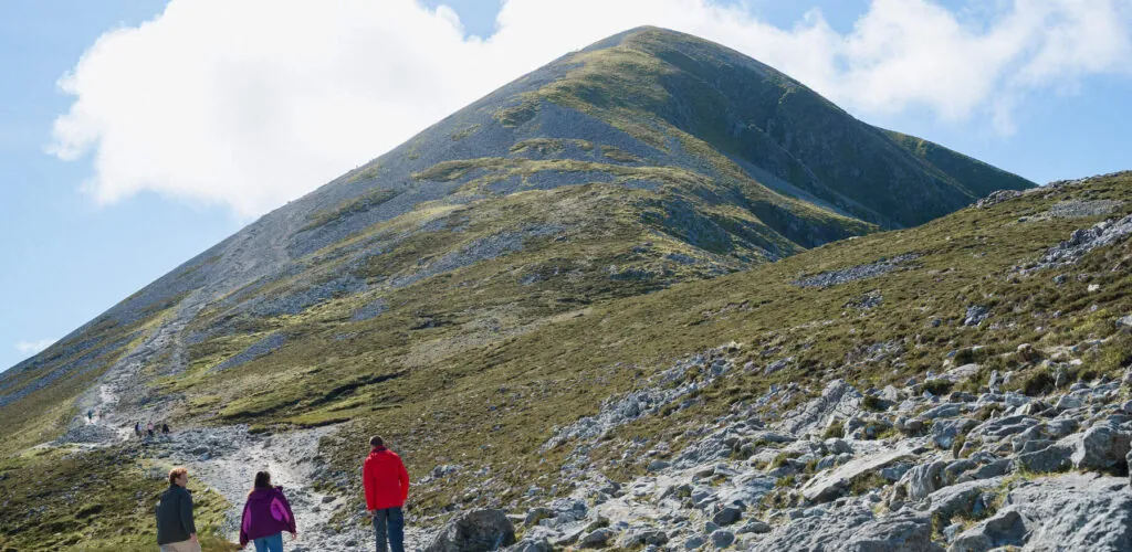 Croagh Patrick in Ireland: after 3 years of work, a faster route will soon be available