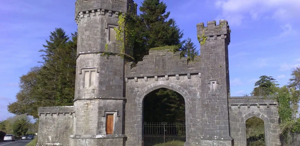 knockdrin castle 1 scaled