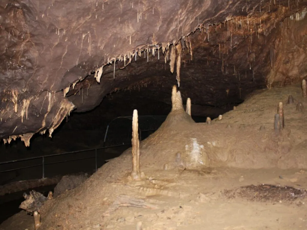 crag cave
