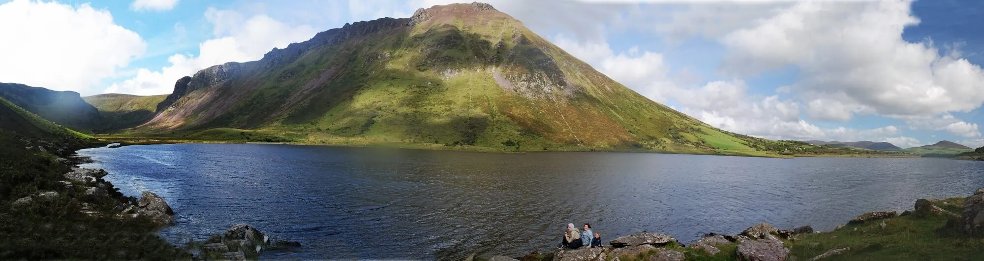 L'Annascaul Lake - Chris Taylor - cc