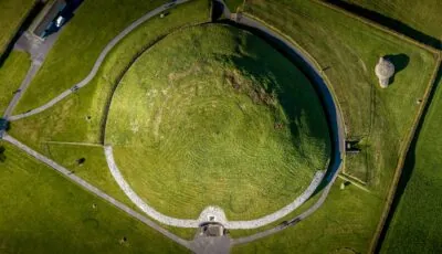 Newgrange 1 Aerial view of the Neolithic monument at Newgrange