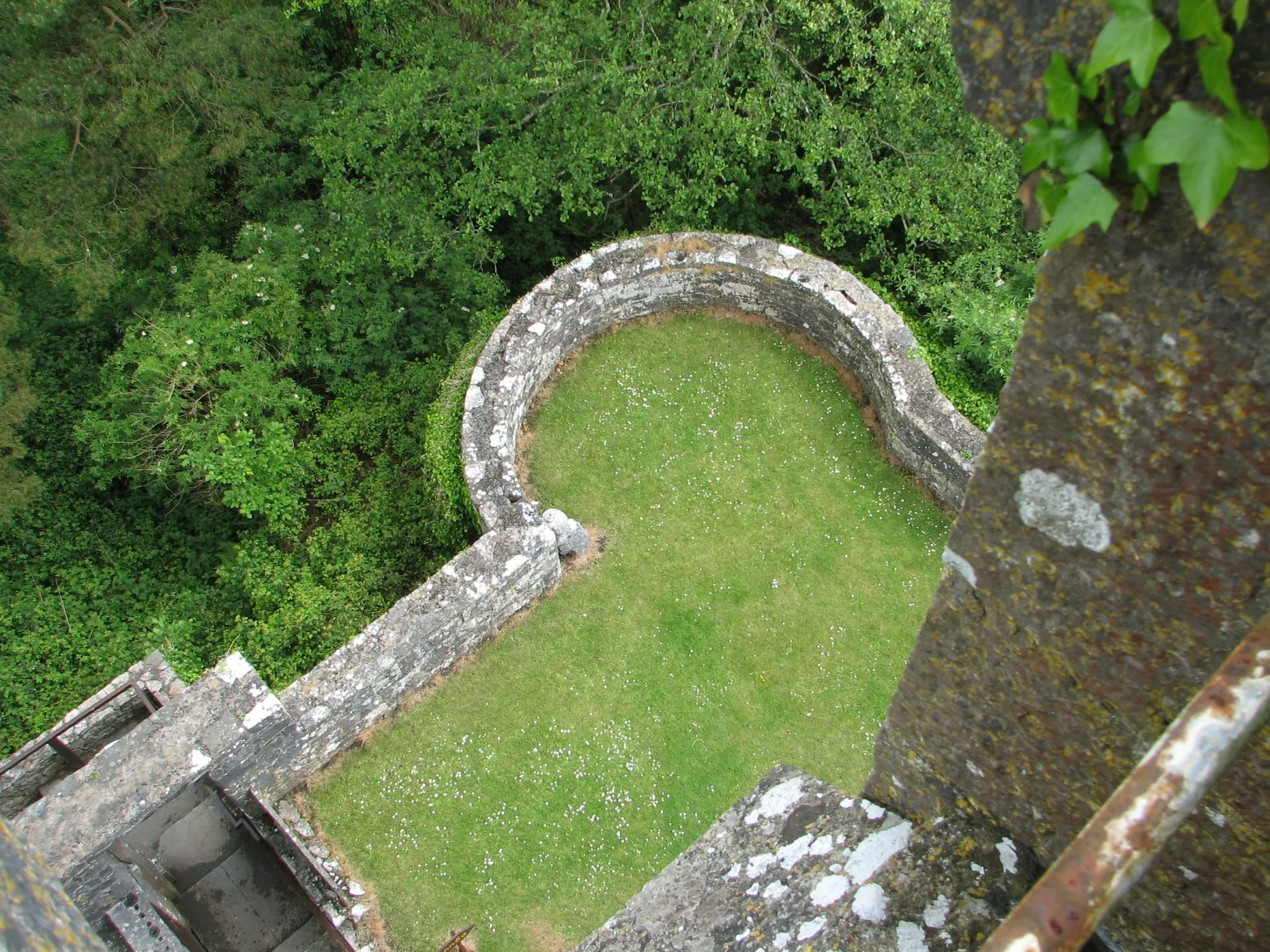 craggaunowen castle 1 e1474451718566