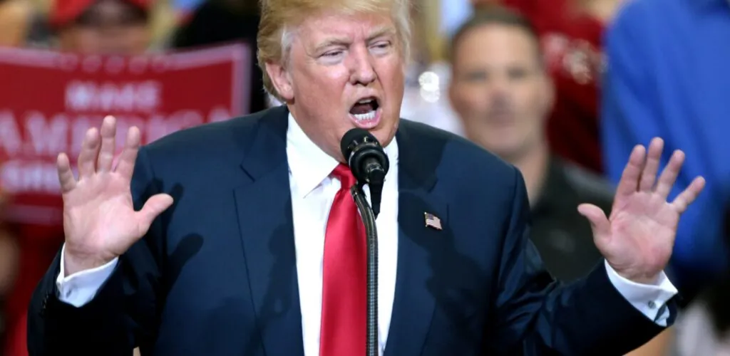 Coronavirus: Trump bans entry to the United States for travelers from Ireland