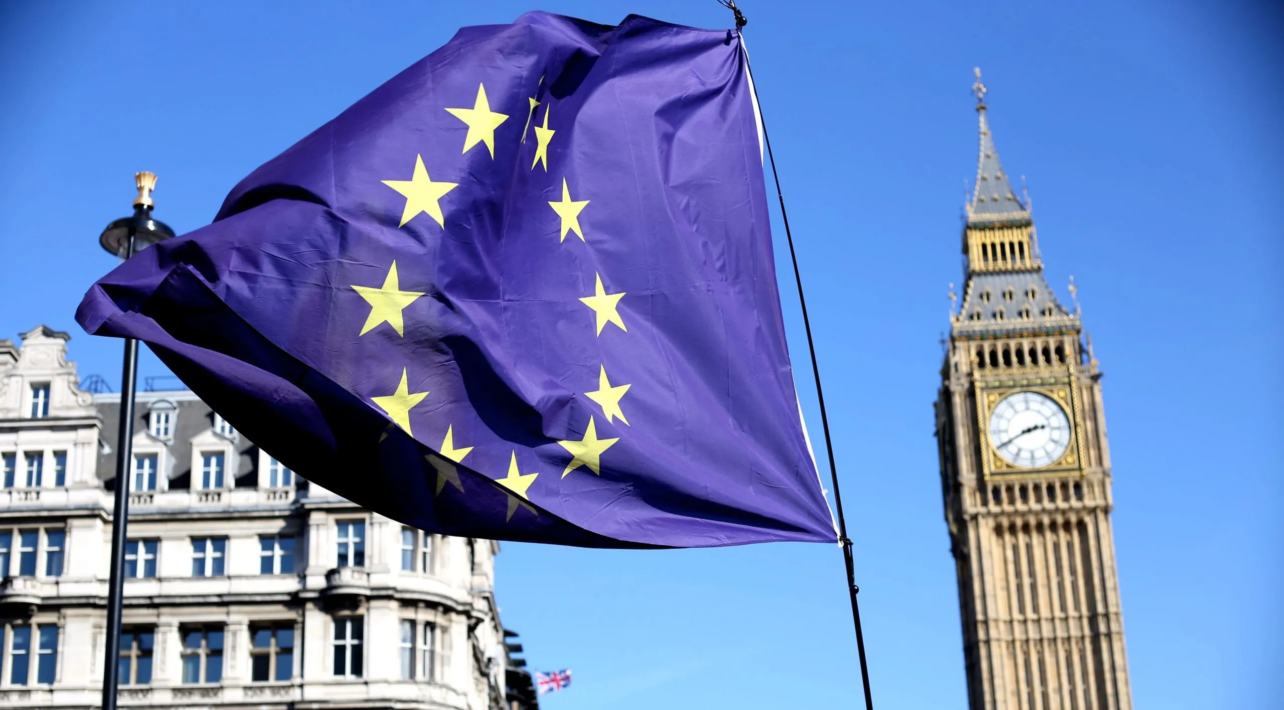 drapeau ue londres scaled
