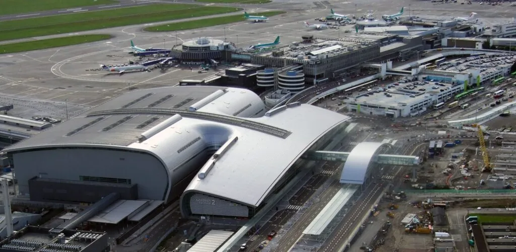 Dublin Airport: record holiday crowds