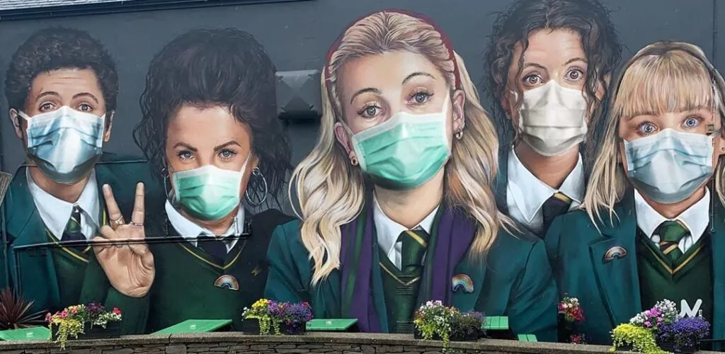 Derry Girls: the series’ mural changes with the coronavirus