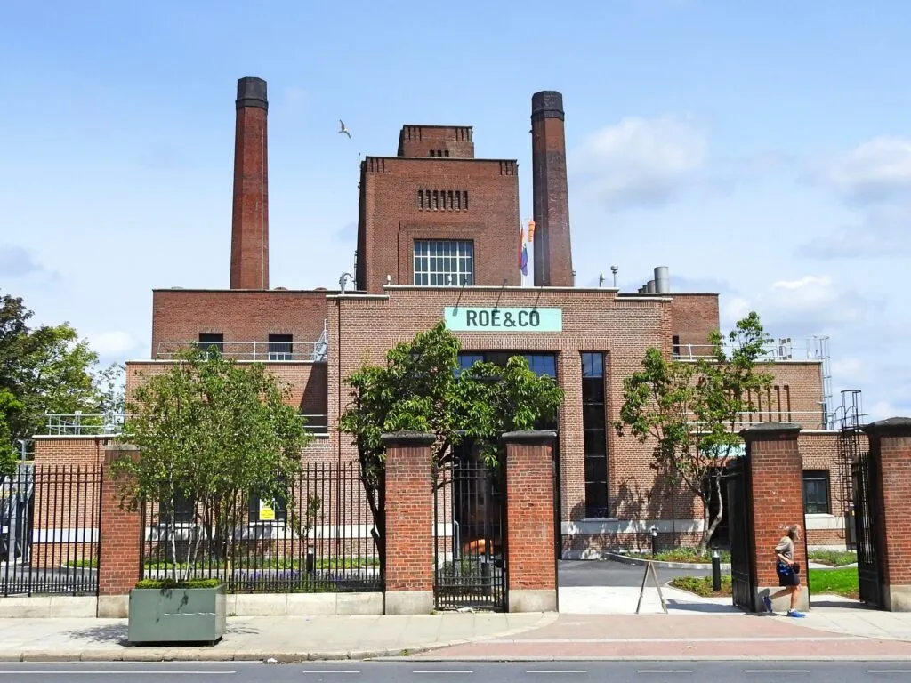 roe co whiskey distillery