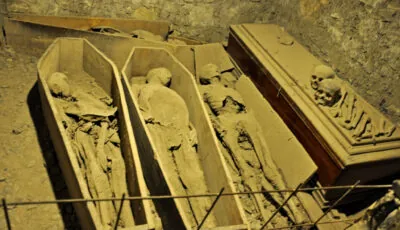 The mommified bodies of St Michan's church - Jennifer Boyer - cc