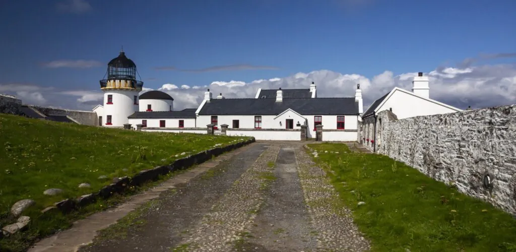 Accommodation in Ireland: why not sleep in the lighthouse on Clare Island?