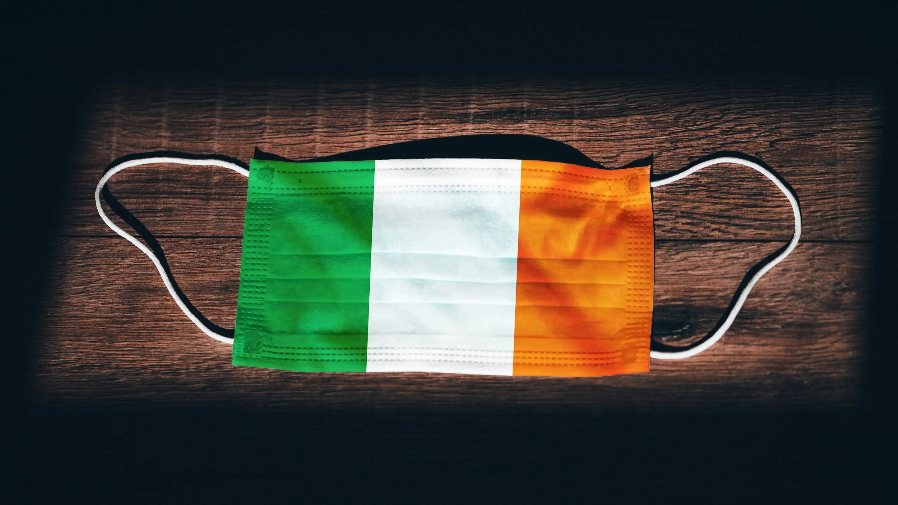 Un masque aux couleurs de l'Irlande - © kovop58