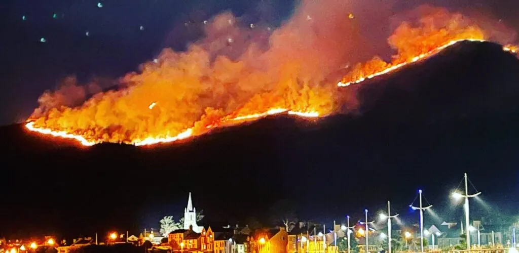Northern Ireland: fire ravages the Mourne Mountains