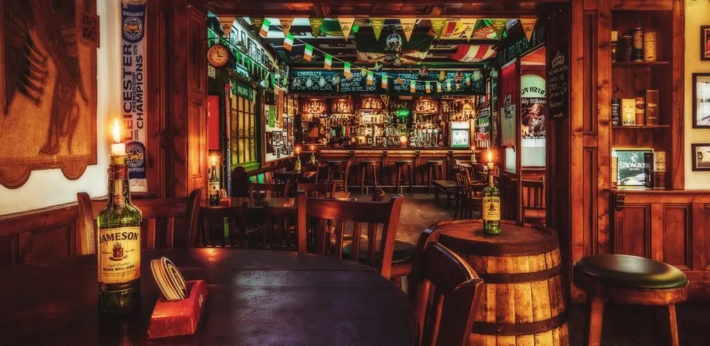 Ireland: Irish pubs and restaurants allowed to serve indoors!
